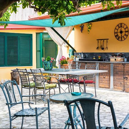 نابولي B&B La Nave المظهر الخارجي الصورة