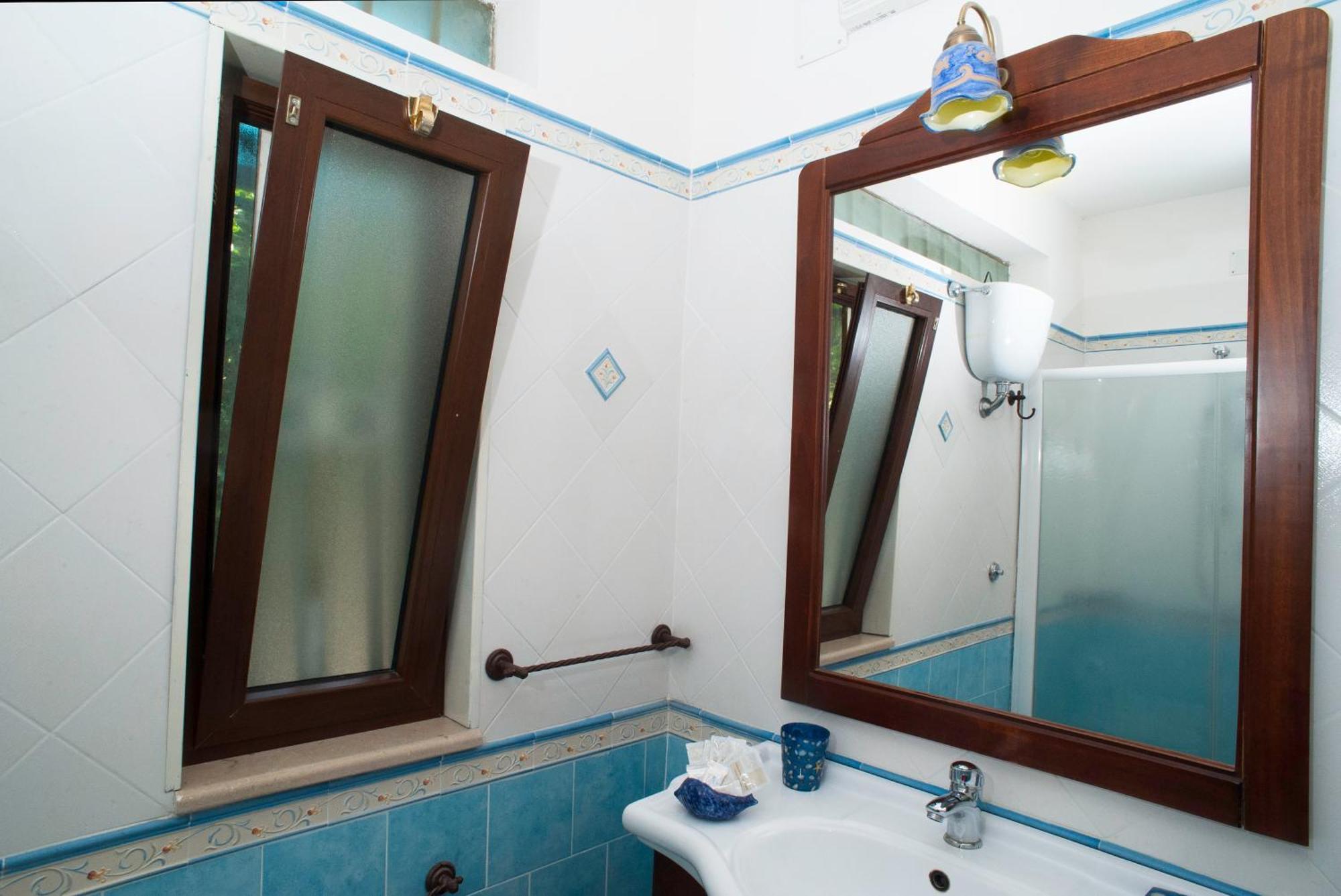 نابولي B&B La Nave الغرفة الصورة