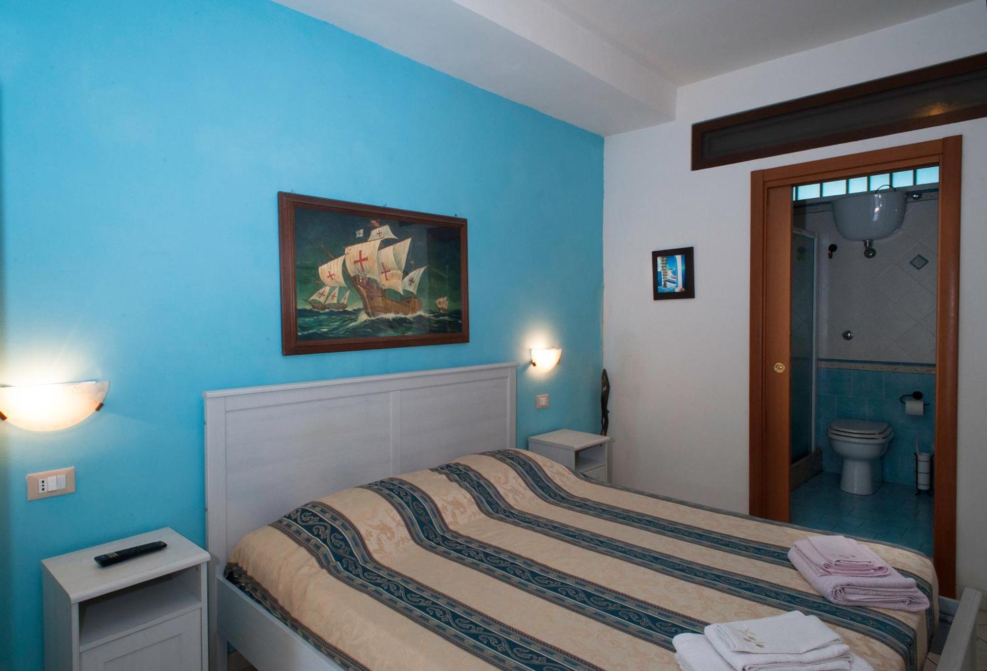 نابولي B&B La Nave الغرفة الصورة