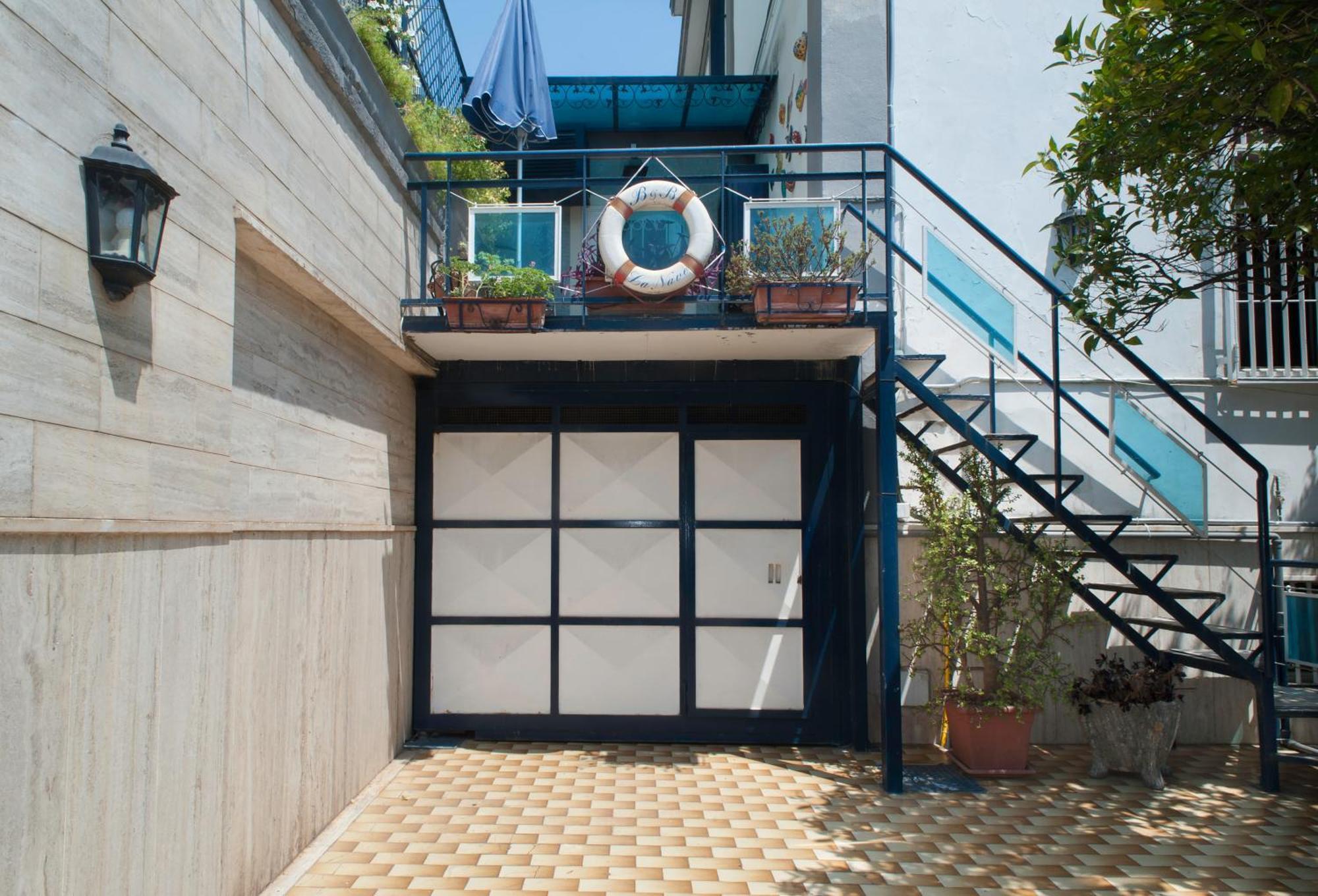 نابولي B&B La Nave الغرفة الصورة