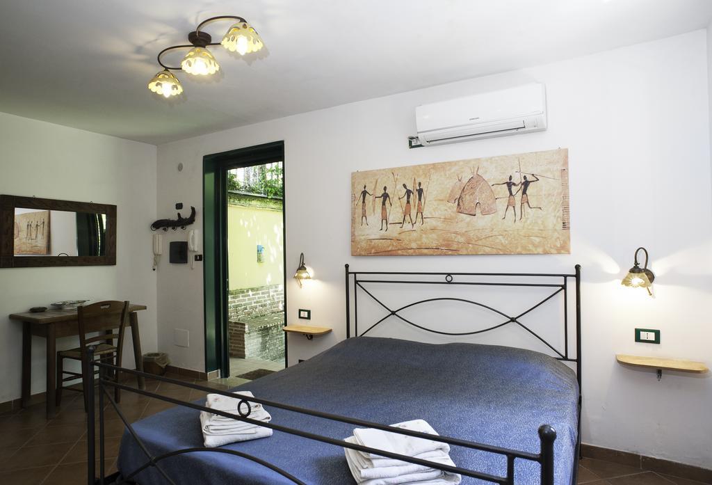 نابولي B&B La Nave المظهر الخارجي الصورة