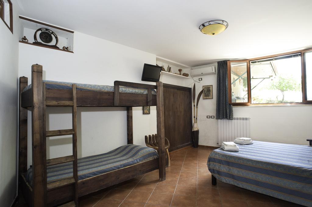 نابولي B&B La Nave الغرفة الصورة